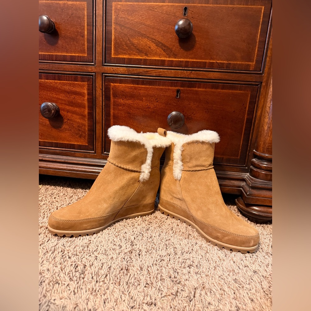 New!! Without Tags. UGG Malvella Boots Size 10